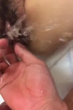 潮吹的女友最诱人了