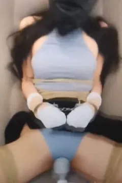 Kinh ngệm bị giam cầm và ngột ngạt.