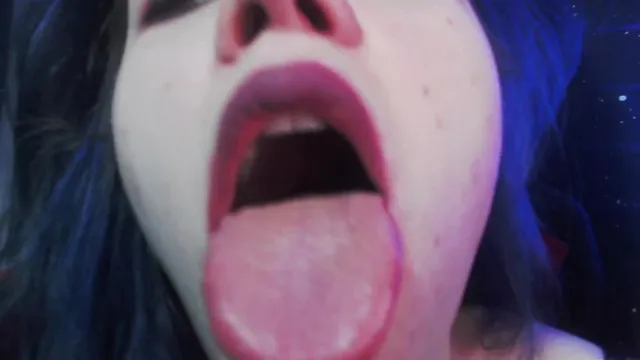 Saliva Queen