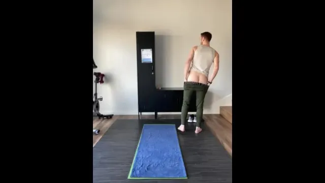 Amatuer, BareNakedYogi